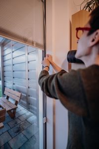 Objavte vnútorné žalúzie bez čistenia – elegantné, nadčasové a bezúdržbové riešenie do každého okna. Presné zameranie, montáž na mieru a komfort pre celú domácnosť.